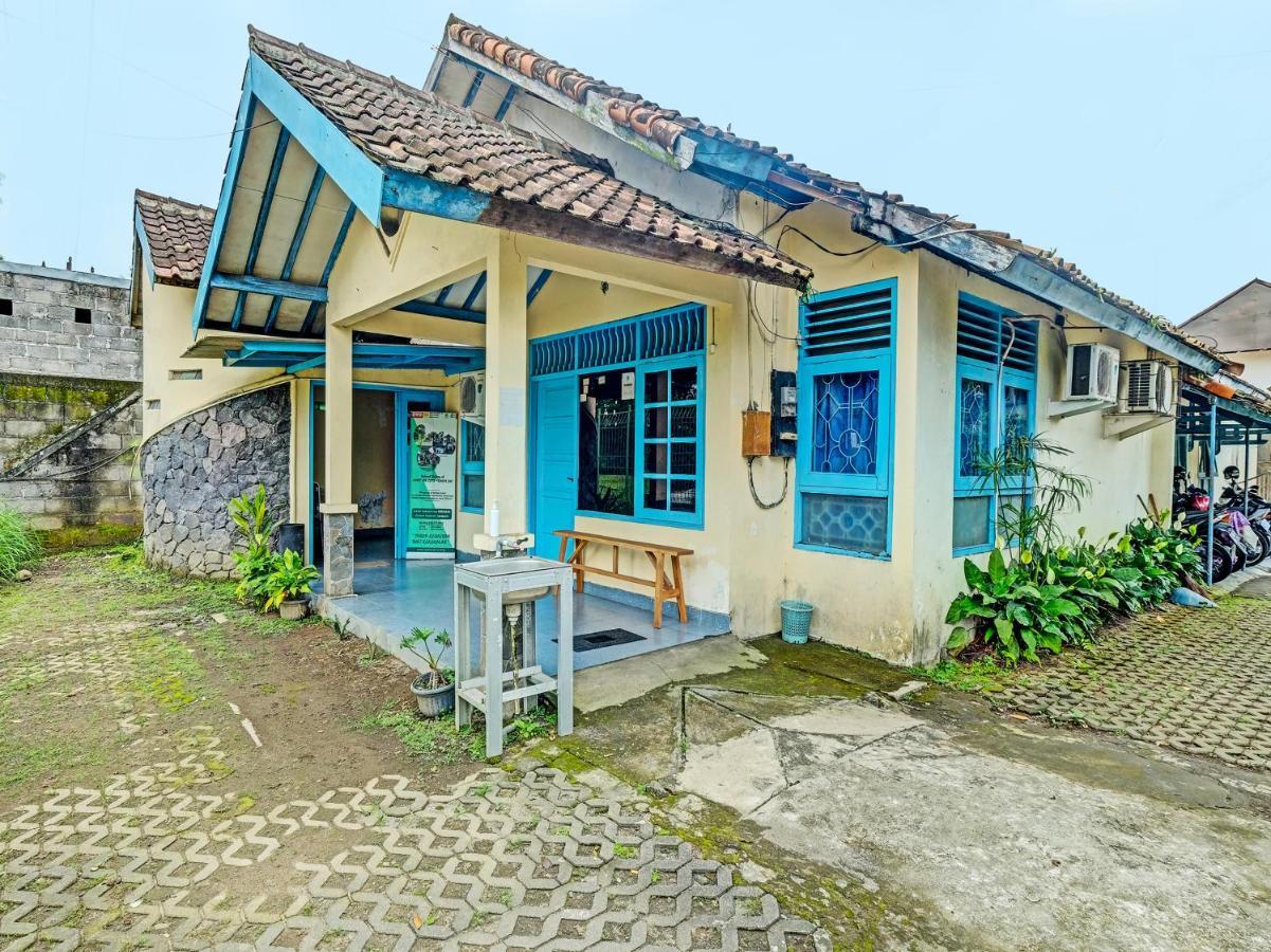 Hotel Spot On 2275 Omah Jm à Beran Kidul Extérieur photo
